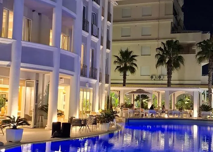 Wow Appartment, Sea And Mountain View, 150m Sea شقة دراس